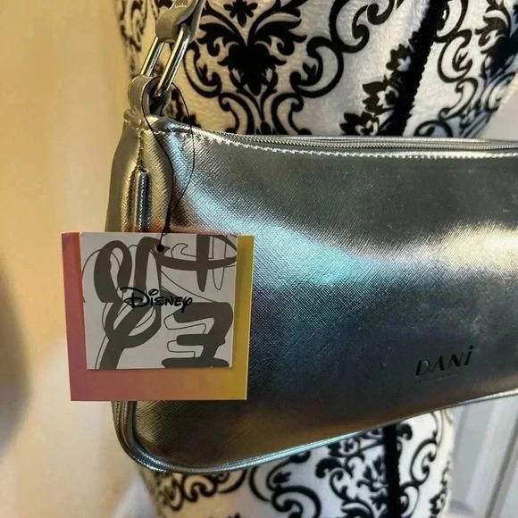 Minnie Mouse “Wink” Baguette  NWT - Picture 6 of 8